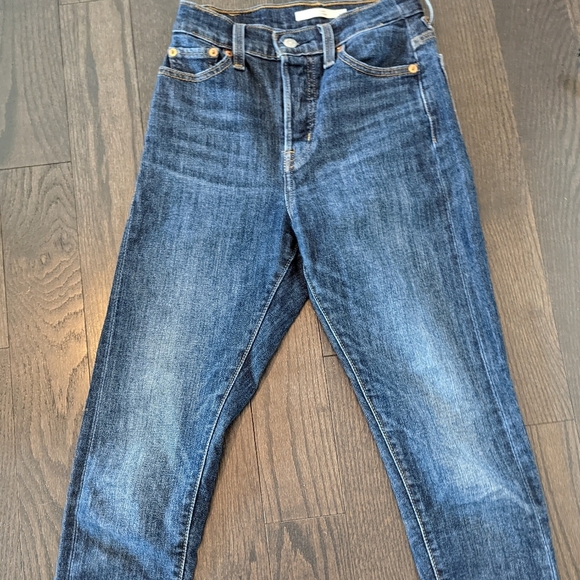 Levi Dark Wash Wedgie Skinny - Picture 3 of 7